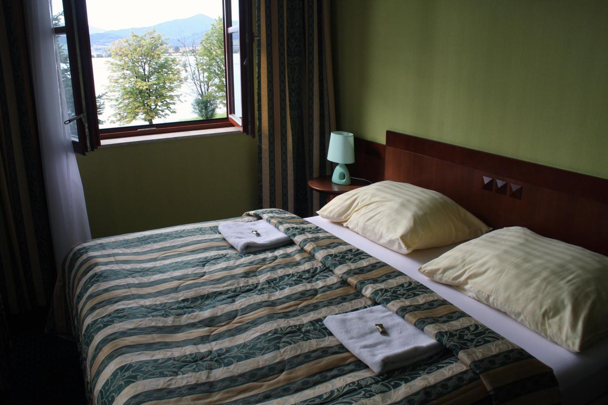 Hotel Terasa ฟรีเดก-มีสเตก ภายนอก รูปภาพ